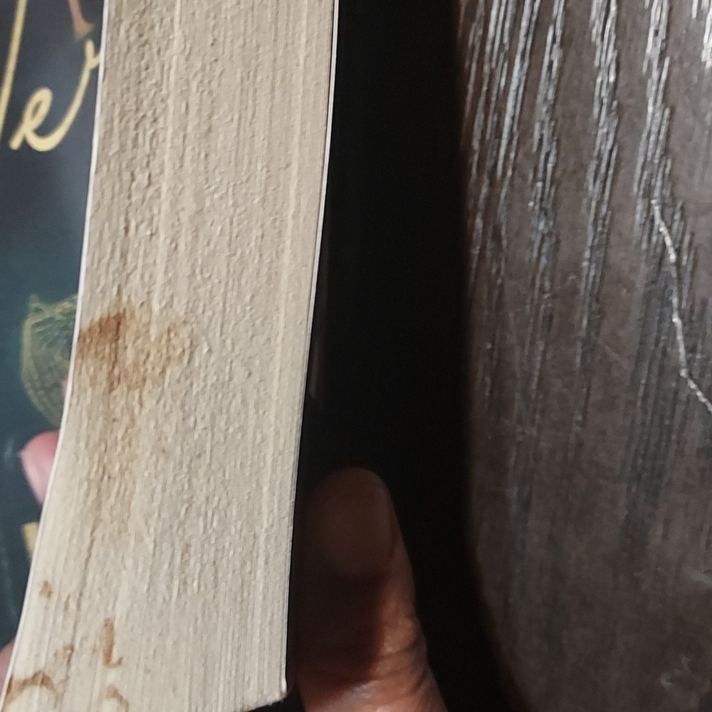 VERITY(BOOK) - Picture 2 of 2